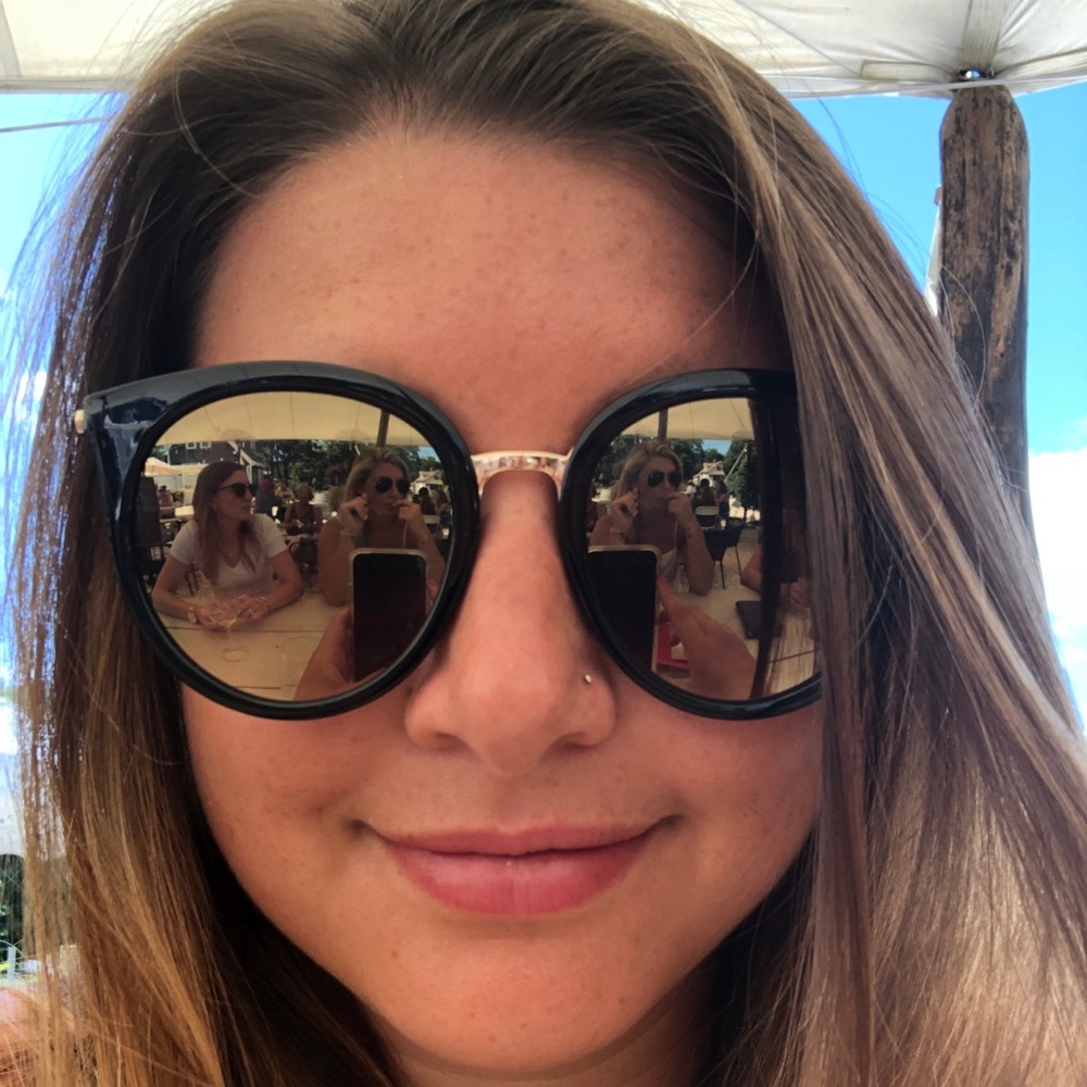 Meet your Posher, Emily